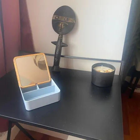 Chez Particulier Avec Sdb Et Etage Independant Proche Arena Kwatera prywatna *