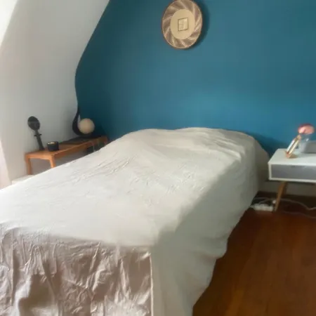 Chez Particulier Avec Sdb Et étage Indépendant Proche Arena Habitación en casa particular *